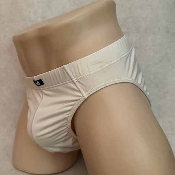 JM Pouch Swim Briefs Large runs small Gently worn 86% polyester / 14% spandex - Picture 2 of 5